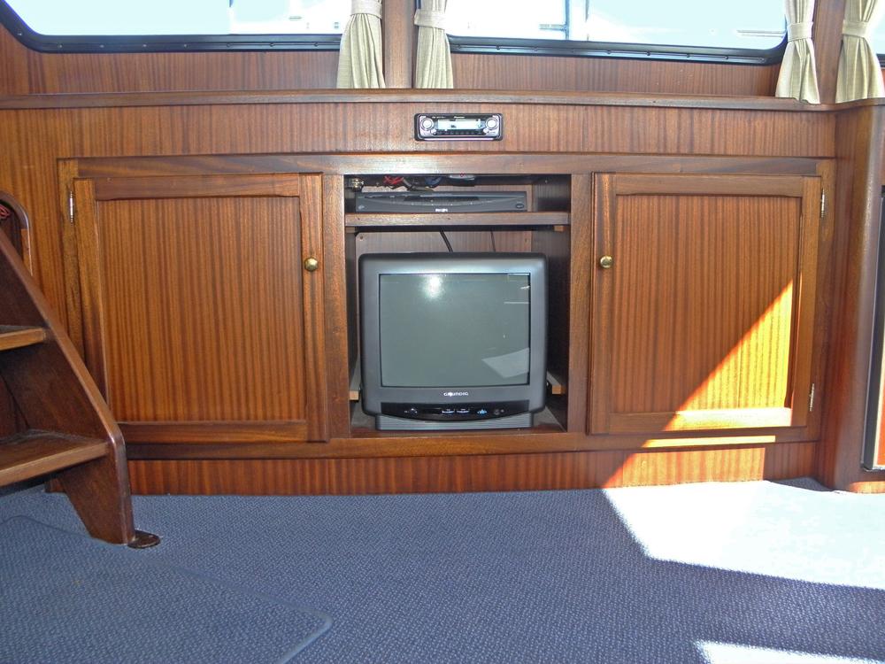 Saloon, Accommodation